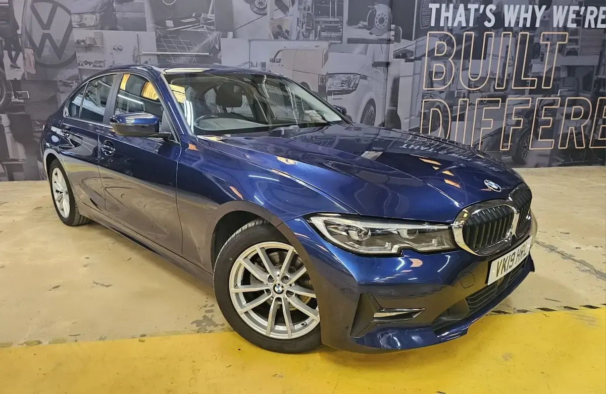 Used BMW 320 Comfort Edition 2019 Blue Sedan