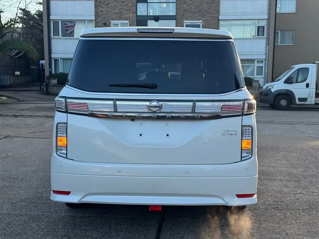 Used Nissan Elgrand S 2026 White MPV