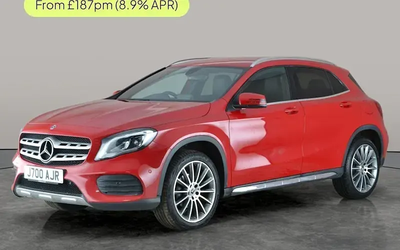 Usado Mercedes GLA180 AMG line 122 HP (89 kW) 2019 SUV