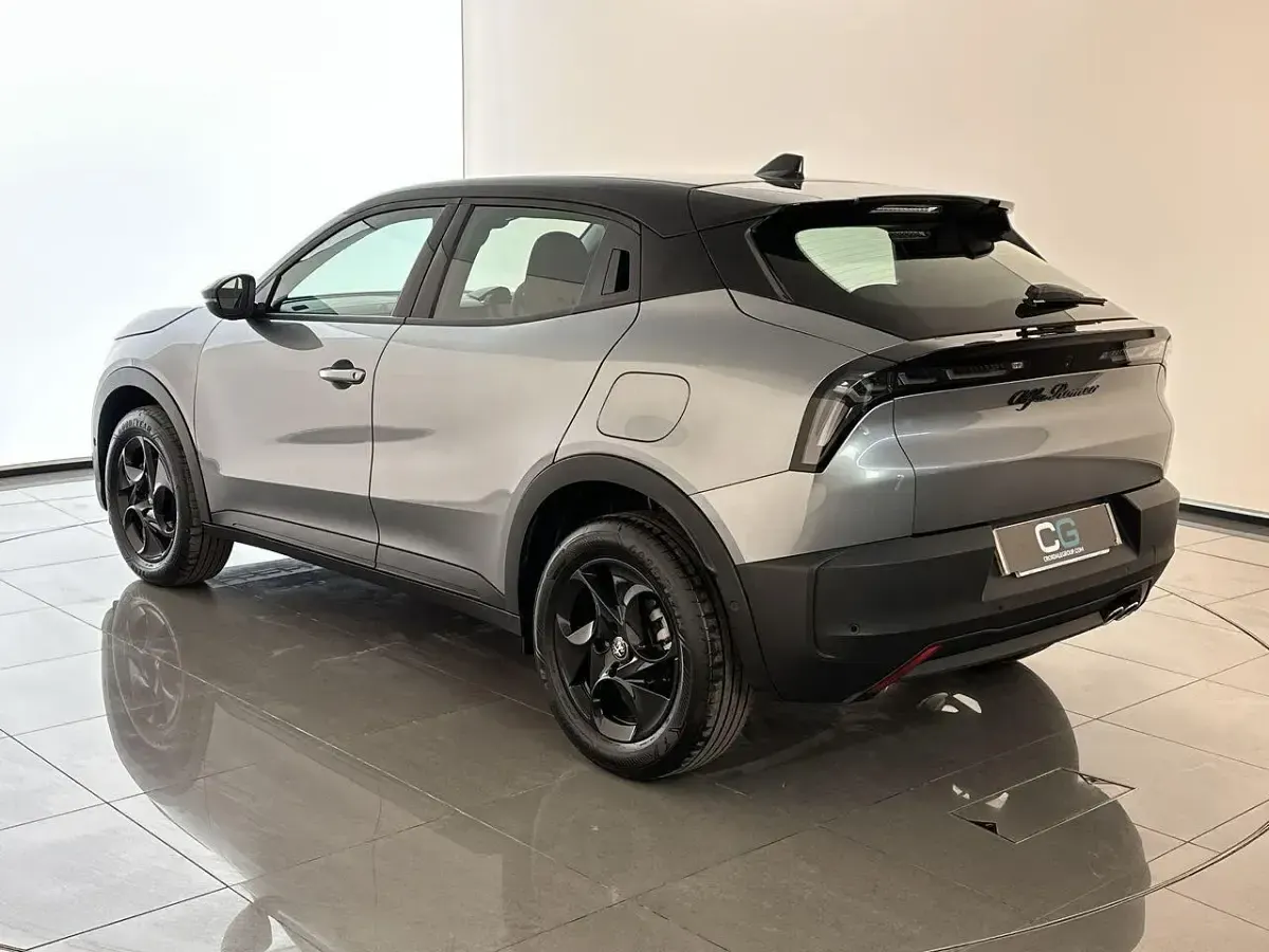 Used Alfa Romeo GT Junior 134 HP (98 kW) 2025 Grey SUV