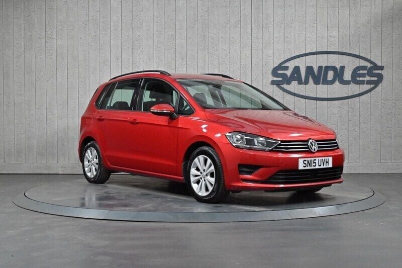 Red Used 2015 VW Golf Sportsvan SE MPV | £7,599 (Good price) - Image 1/4