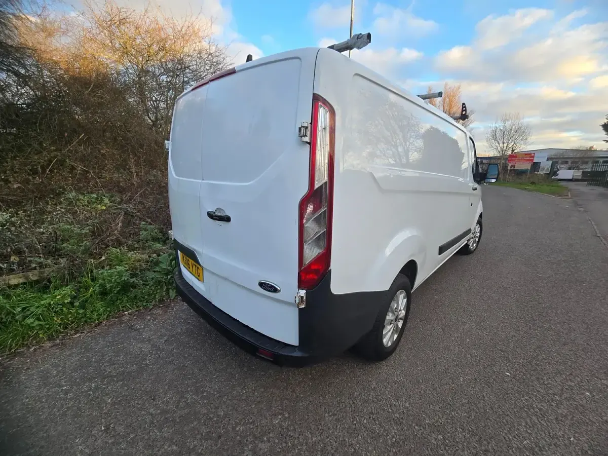Used Ford Transit Custom 100 HP (73 kW) 2016 White Van