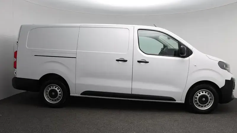 Used Vauxhall Vivaro 150 HP (110 kW) 2025 White MPV