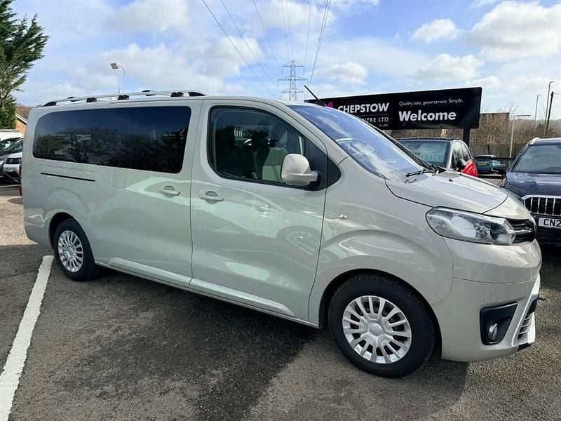 Used Toyota Verso 150 HP (110 kW) 2019 Silver MPV