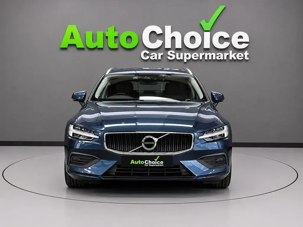 Usado Volvo V60 Momentum 150 CV (110 kW) 2019 Azul Familiar
