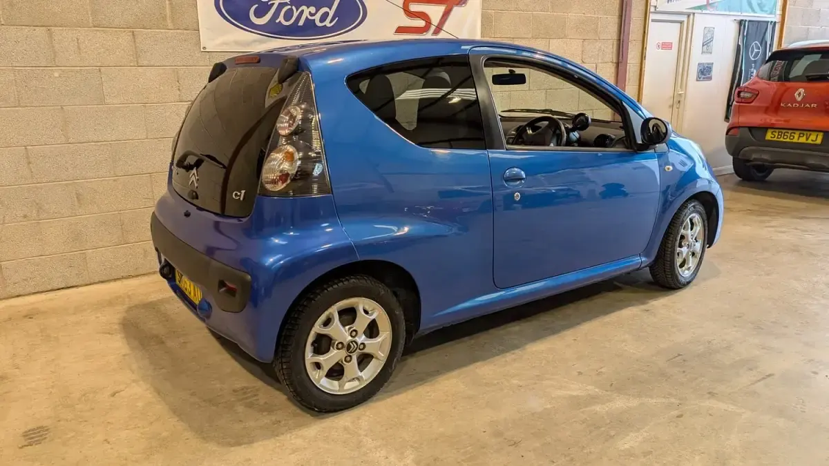 Used Citroën C1 VTR Sport 68 HP (50 kW) 2013 Blue Hatchback