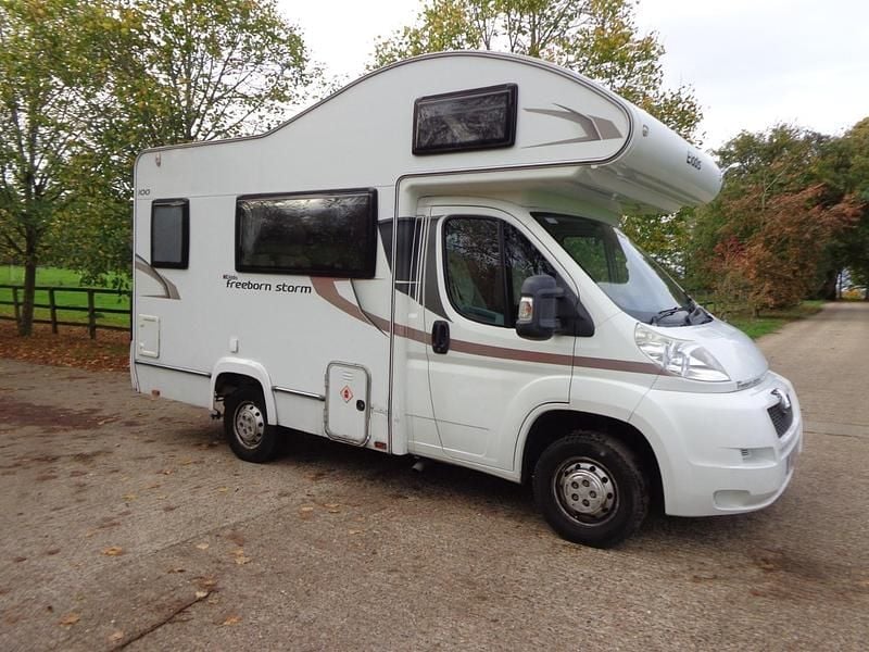 White Used 2011 Peugeot Boxer Van | £22,500 (Fair price) - Image 1/4