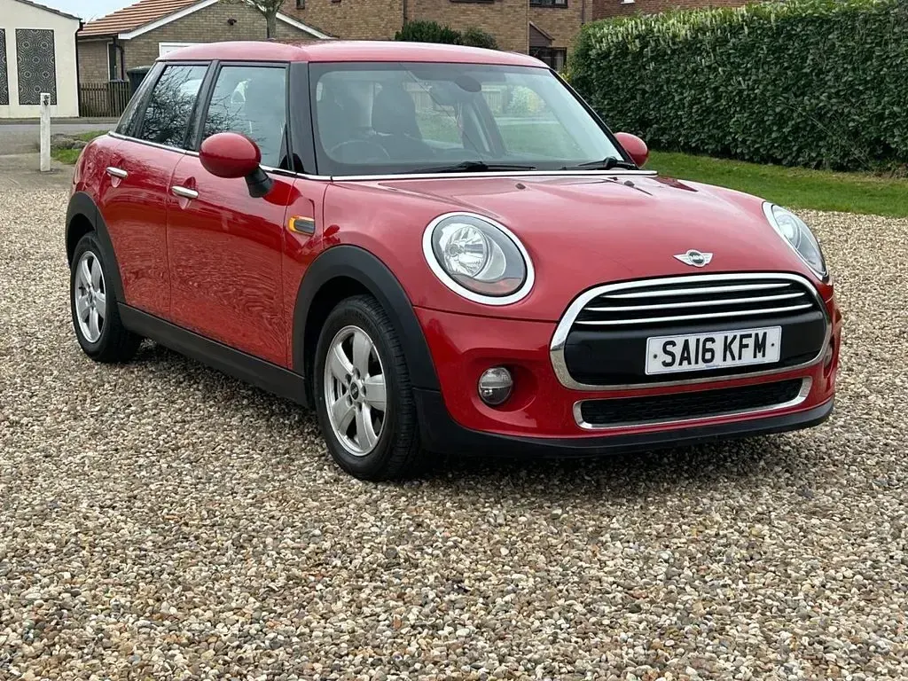 Used Mini One D Hatch 95 HP (69 kW) 2016 Red Hatchback
