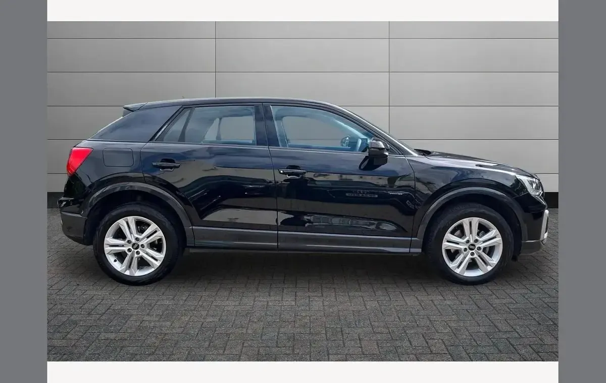 Second-hand Audi Q2 Sport 150 CP (110 kW) 2024 Negru SUV