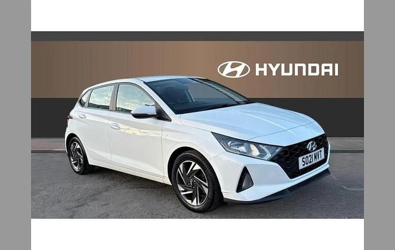 White Used 2021 Hyundai i20 SE Hatchback | £9,996 (Fair price) - Image 1/4