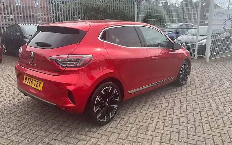 Used Renault Clio Techno 143 HP (105 kW) 2025 Hatchback