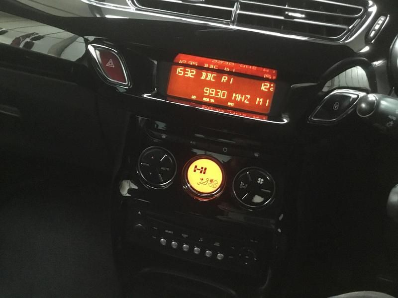 Used Citroën DS3 2013 White Hatchback