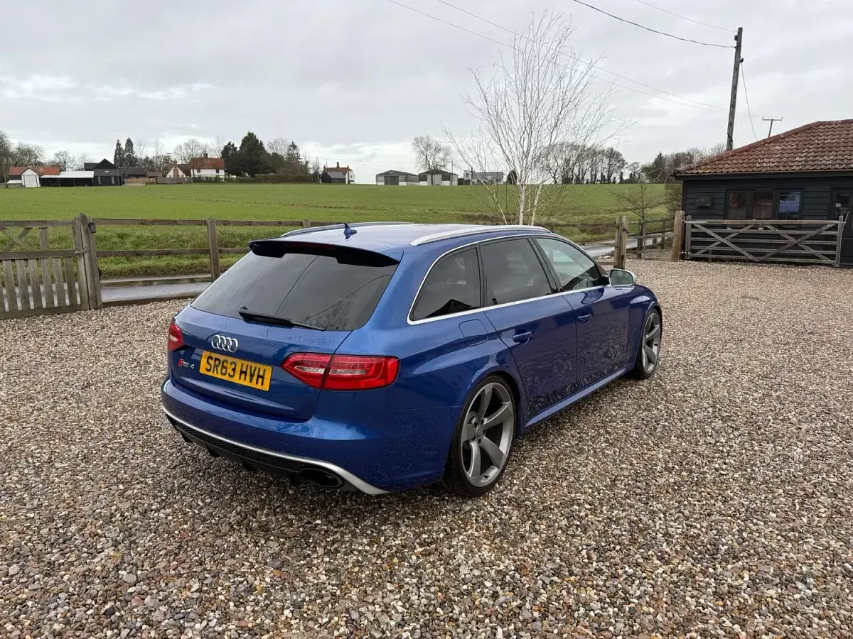 Used Audi RS4 Performance 450 HP (330 kW) 2013 Blue Estate