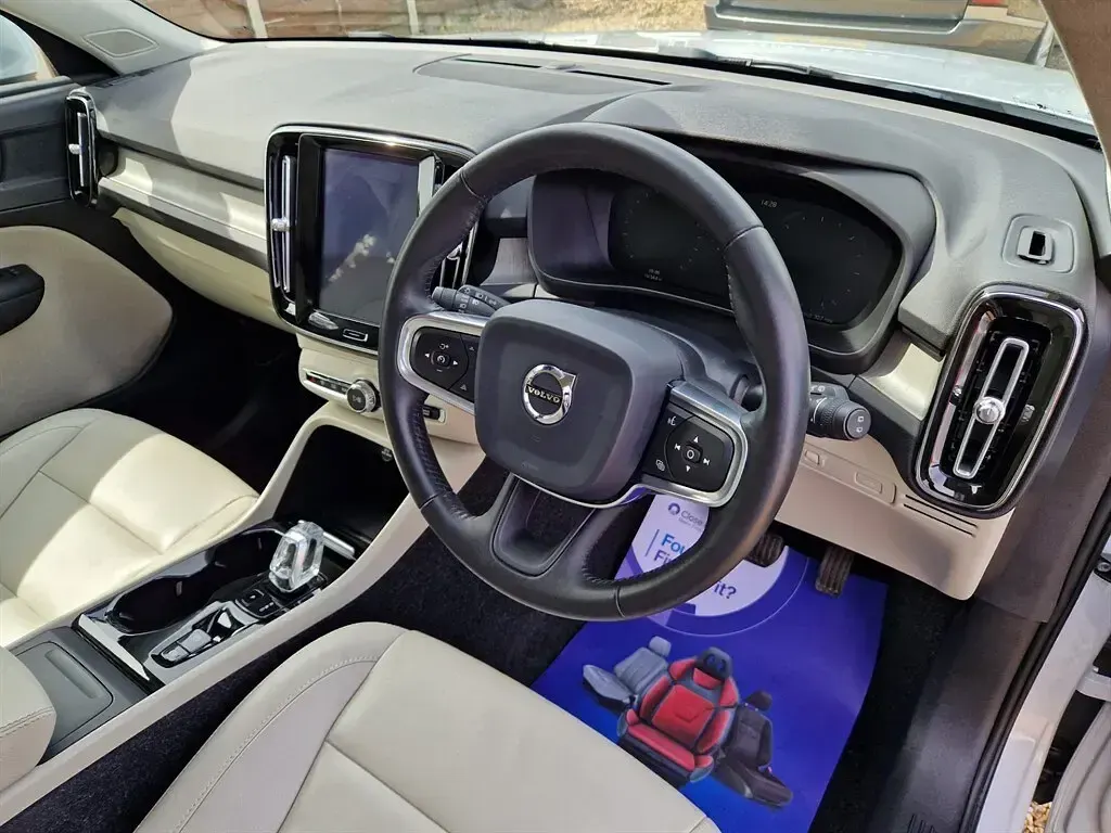 Used Volvo XC40 Inscription 2019 Silver SUV