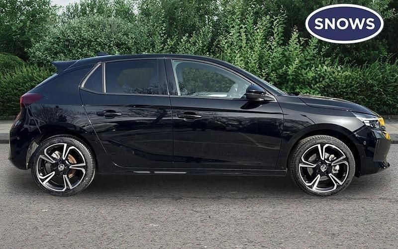 Second-hand Vauxhall Corsa Ultimate 101 CP (74 kW) 2025 Negru Hatchback