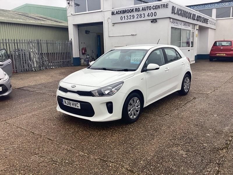 Used Kia Rio 83 HP (61 kW) 2018 White Hatchback