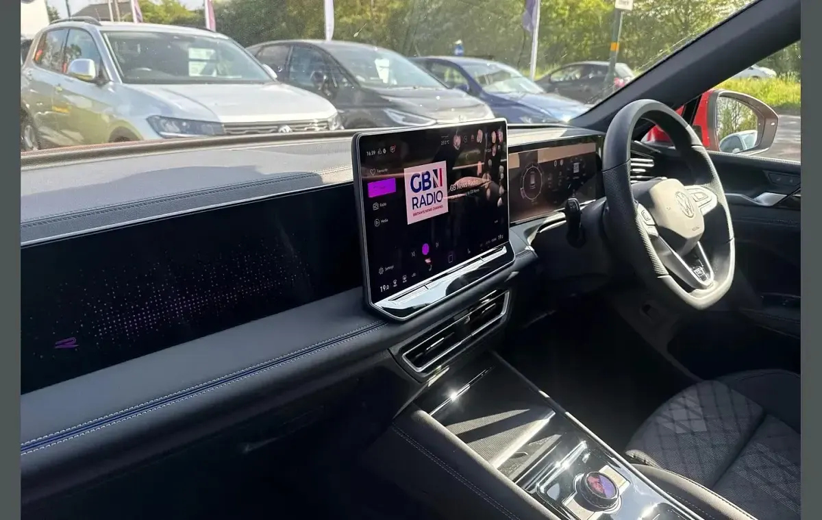 Używany VW Tiguan Edition 147 KM (108 kW) 2024 Czerwony SUV