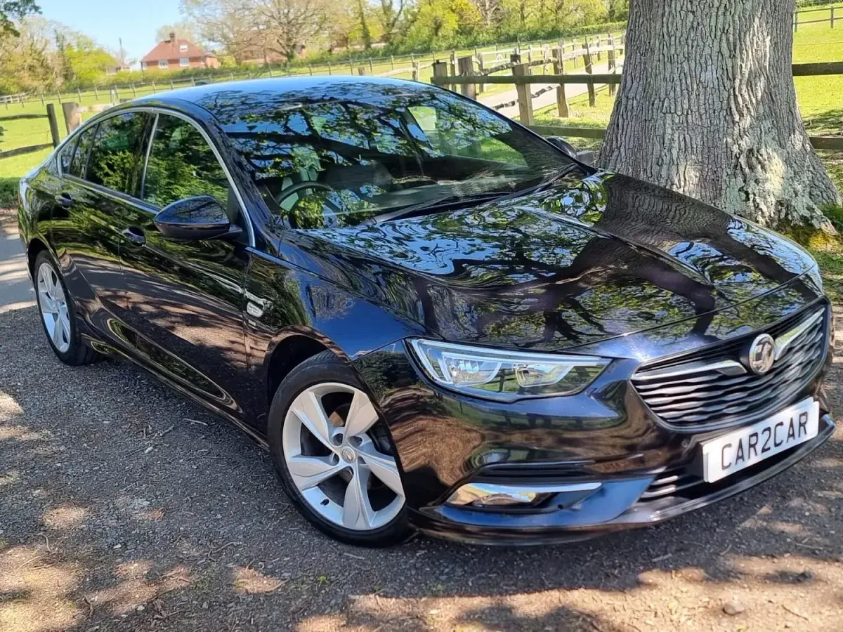 Second-hand Vauxhall Insignia SRi 2018 Albastru Hatchback