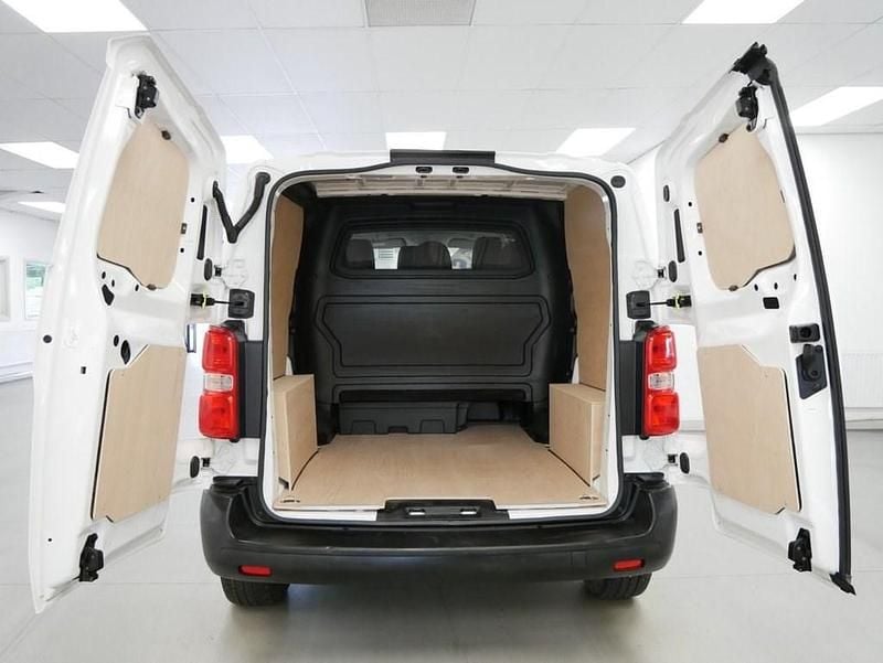 Used Peugeot Expert 120 HP (88 kW) 2021 White Van