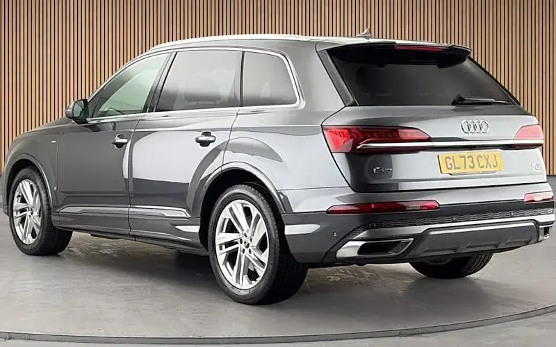 Used Audi Q7 S-Line 231 HP (169 kW) 2023 Daytona gray pearl effect/daytona gray pearl effec SUV