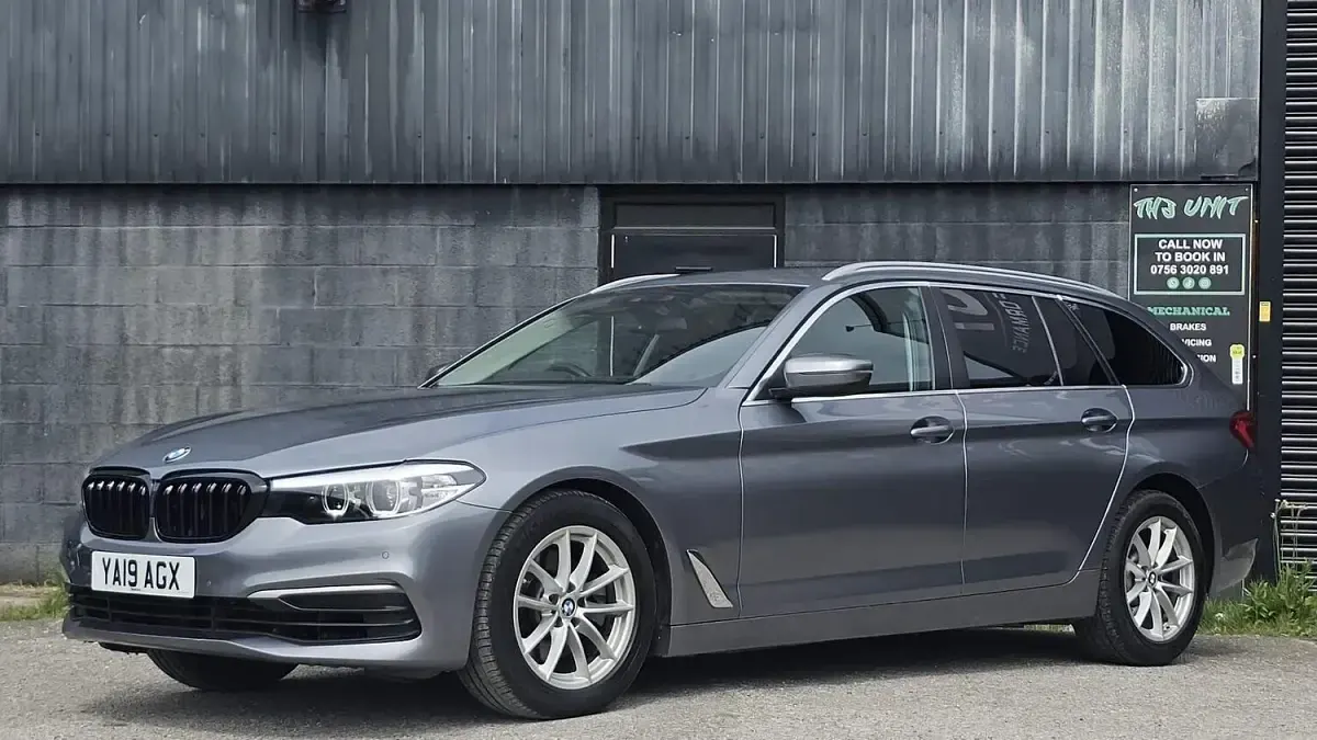 Used BMW 520 Comfort Edition 2019 Blue Estate