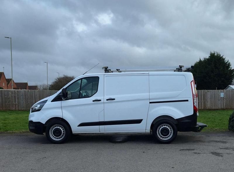 Used Ford Transit Custom 105 HP (77 kW) 2018 White Van