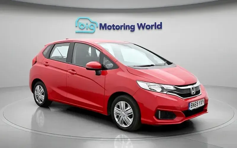 Second-hand Honda Jazz S 102 CP (75 kW) 2019 Roșu Hatchback