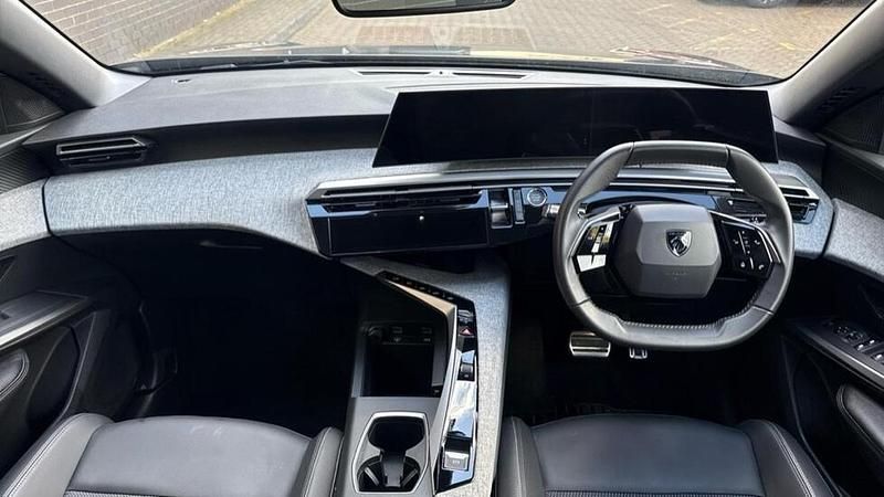 Used Peugeot 5008 Allure 134 HP (98 kW) 2024 Black SUV