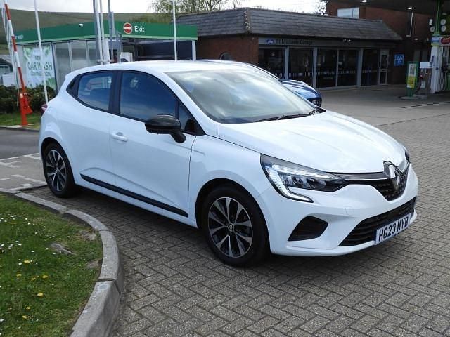 Używany Renault Clio V Evolution 2023 Biały Hatchback