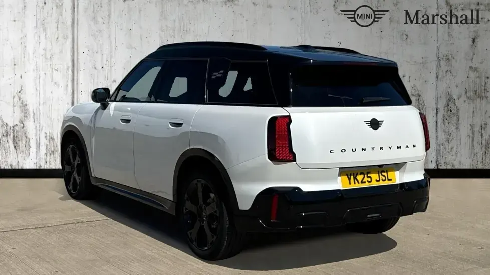 Used Mini Countryman Sport 170 HP (125 kW) 2025 Nanuq white SUV