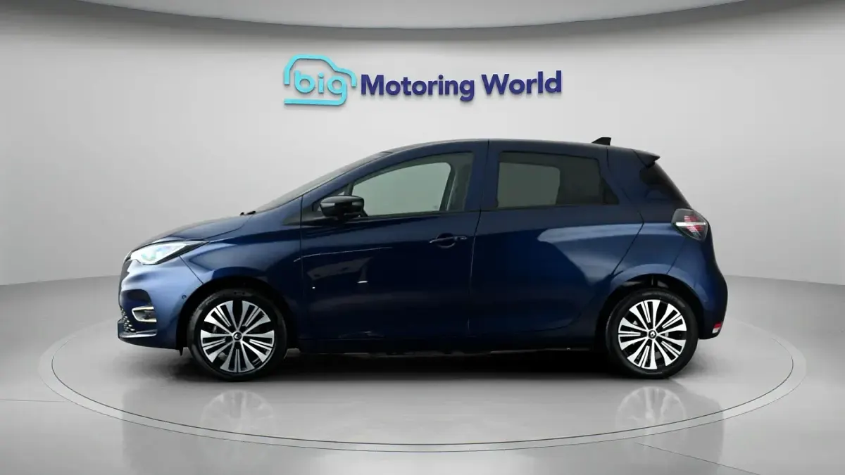 Used Renault Zoe Techno 100 kW (136 HP) 2023 Blue Hatchback