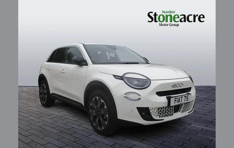 White New 2025 Fiat 600 La Prima SUV | £21,995 - Image 1/4