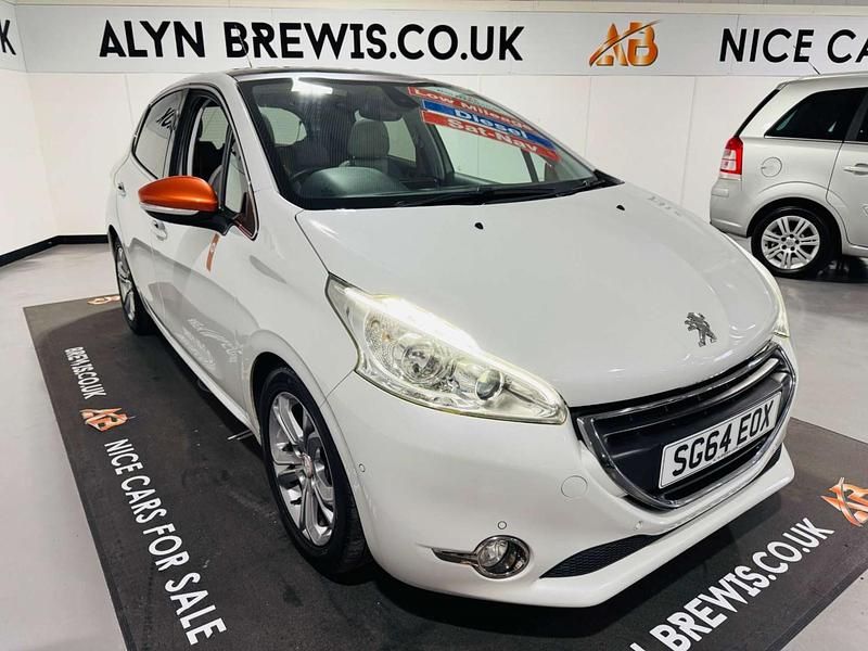 Used Peugeot 208 Roland Garros 92 HP (67 kW) 2014 White Hatchback