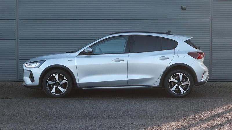 Used Ford Focus Active 2023 Silver Hatchback