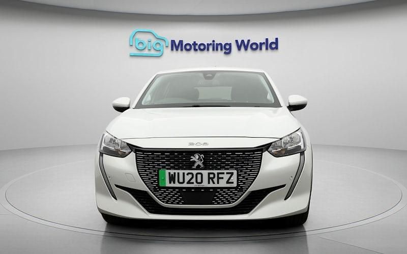 Used Peugeot e-208 Allure 100 kW (136 HP) 2020 White Hatchback
