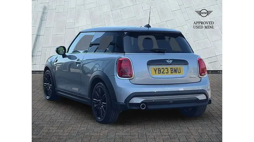 Used Mini Cooper Exclusive 134 HP (98 kW) 2023 Silver Hatchback