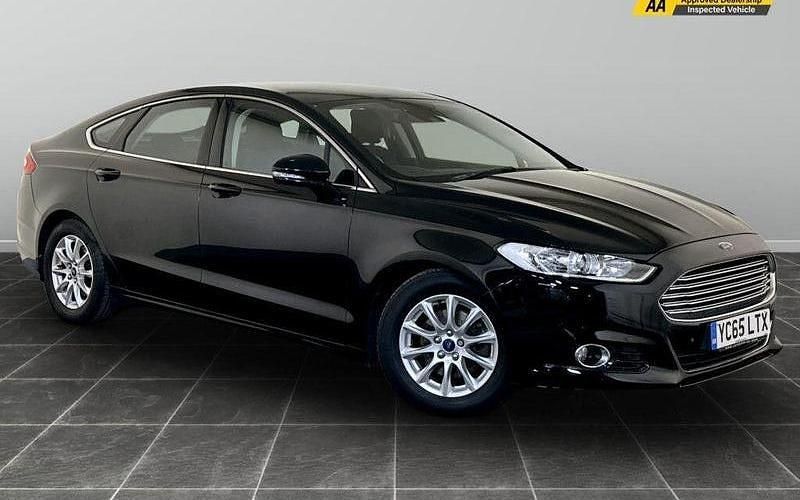 Used 2017 Ford Mondeo Titanium Hatchback | £5,795 (Good price) - Image 1/2