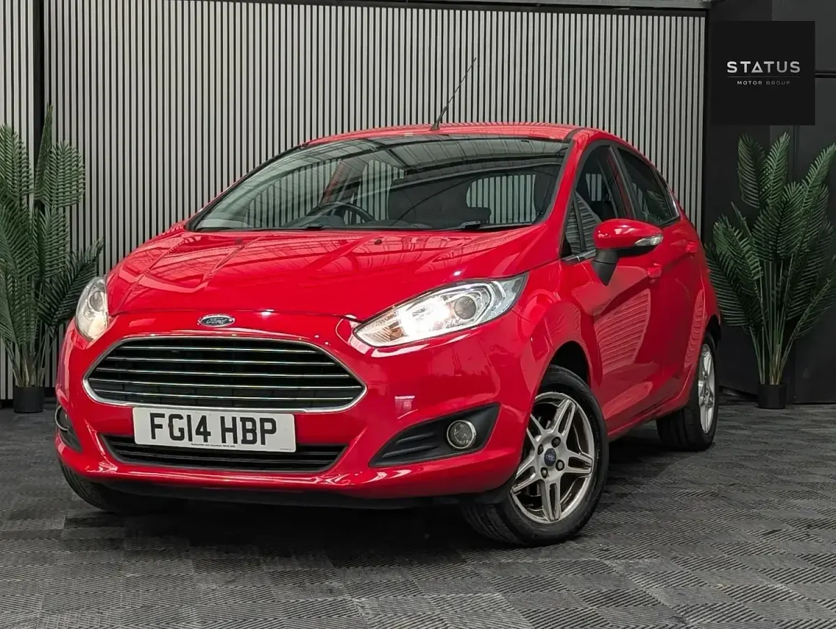 Used Ford Fiesta Zetec 82 HP (60 kW) 2014 Red Hatchback