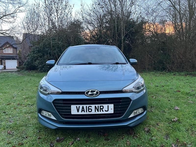 Used Hyundai i20 Premium 2016 Blue Hatchback
