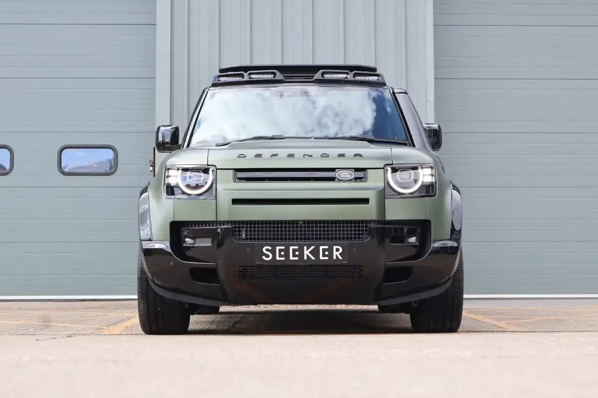 New Land Rover Defender HSE Dynamic 2026 Green SUV