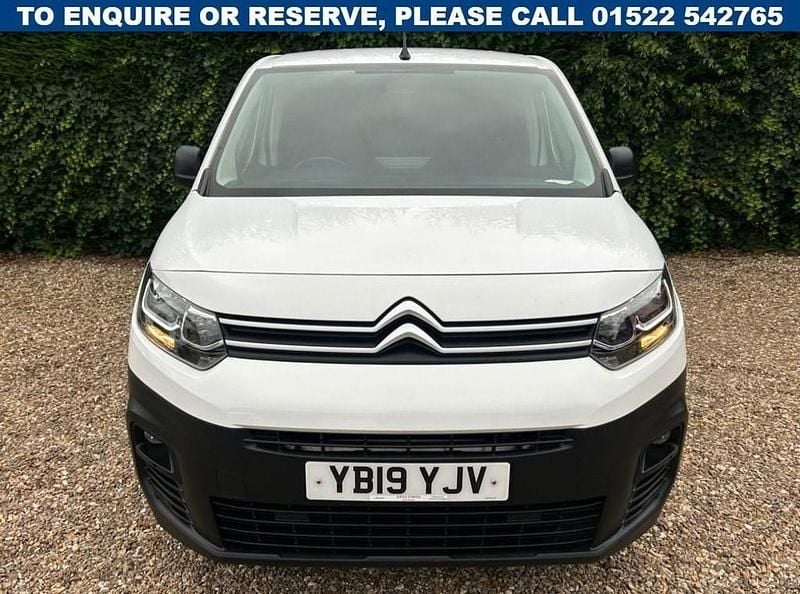 Used Citroën Berlingo 75 HP (55 kW) 2019 White MPV