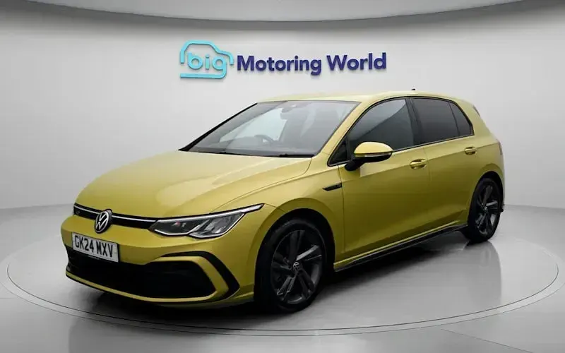 Used VW Golf VIII R-line 150 HP (110 kW) 2023 Yellow Hatchback
