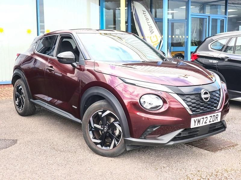 Used Nissan Juke N-Connecta 143 HP (105 kW) 2023 Burgundy red SUV