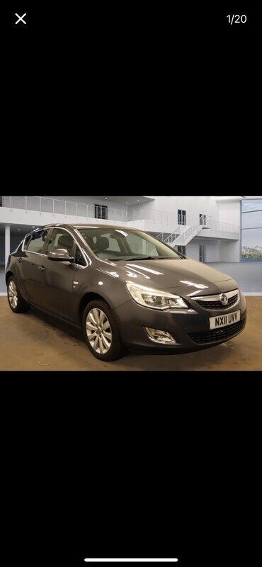 Grey Used 2011 Vauxhall Astra Hatchback | £2,999 (Good price) - Image 1/4