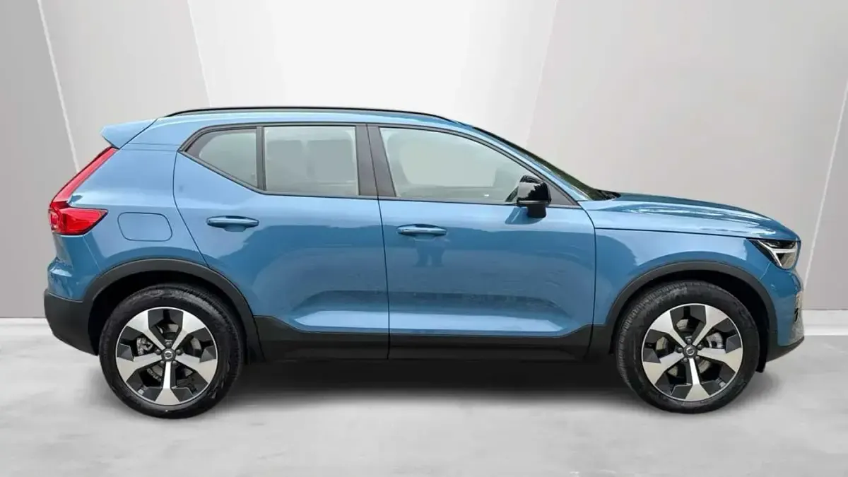 Used Volvo XC40 Plus 194 HP (142 kW) 2025 SUV