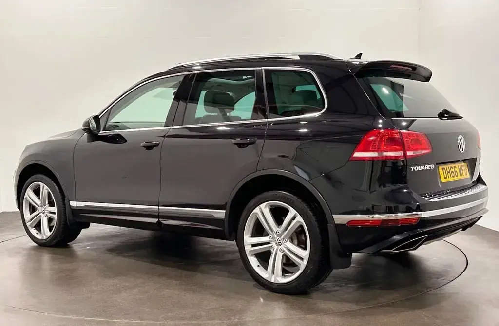 Used VW Touareg R-line 262 HP (192 kW) 2017 Black SUV