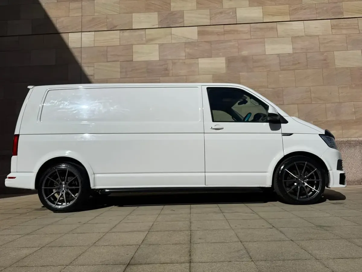 Used VW T5 Highline 178 HP (130 kW) 2015 White Van