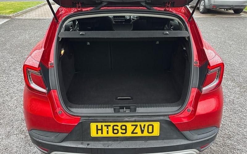 Used Renault Captur Iconic 101 HP (74 kW) 2020 Other SUV