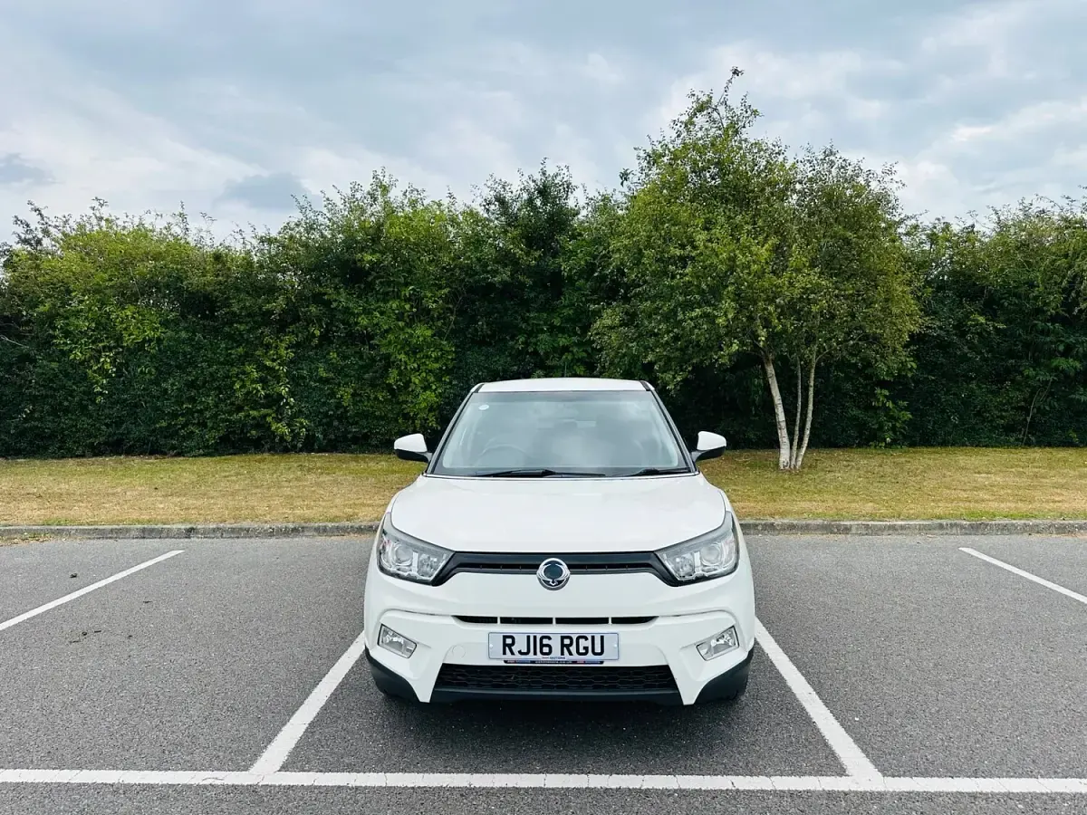 Used SsangYong Tivoli 115 HP (84 kW) 2016 White SUV