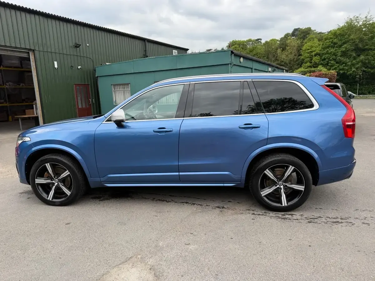 Used Volvo XC90 R-Design 235 HP (172 kW) 2017 Blue SUV